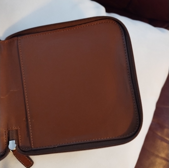 💿 Coach Case - Picture 6 of 12